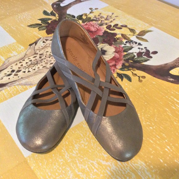 *******   SOLD SOLD SOLD     ******   Gentle Souls Ballet Flats Bronze NWOB - Picture 2 of 5